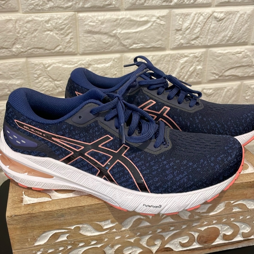 ASICS 👟